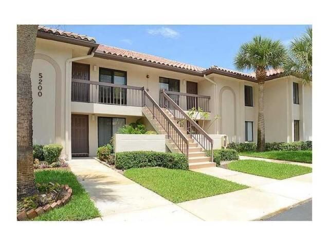 Property Photo: 5200 E Club Circle 206 FL 33487