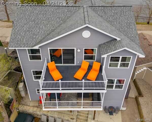 Property Photo:  376 Bellevue Avenue  MI 48362 