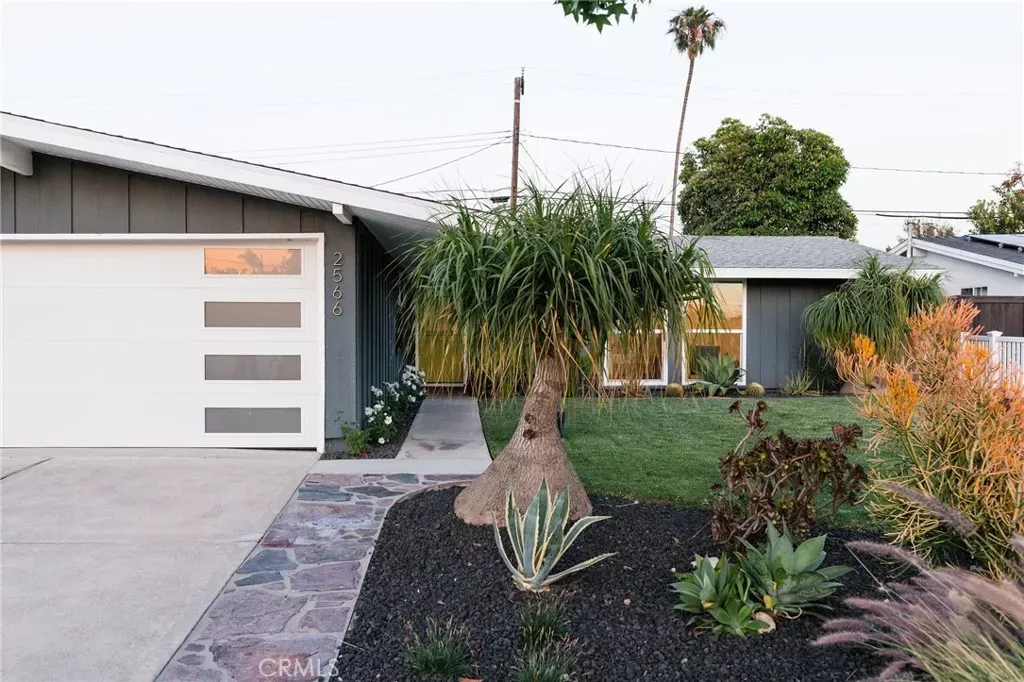 Property Photo:  2566 Oxford  CA 92626 
