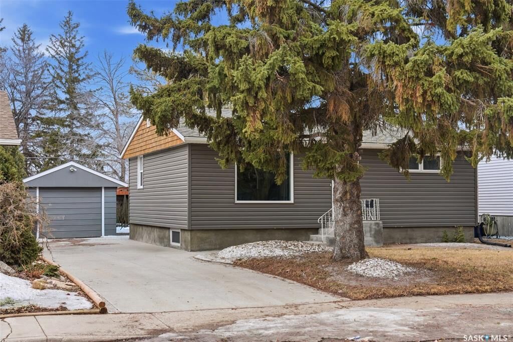 Property Photo:  107 Evans Street  SK S7N 2B1 