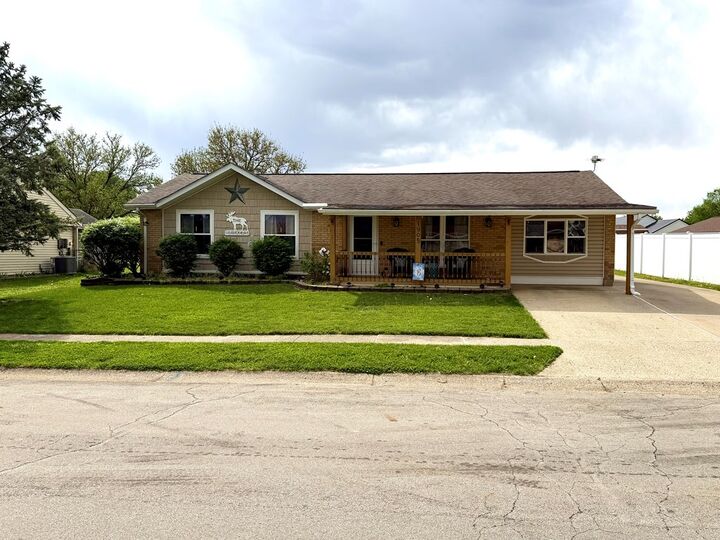 Property Photo:  1905 Cheyenne Drive  OH 43113 