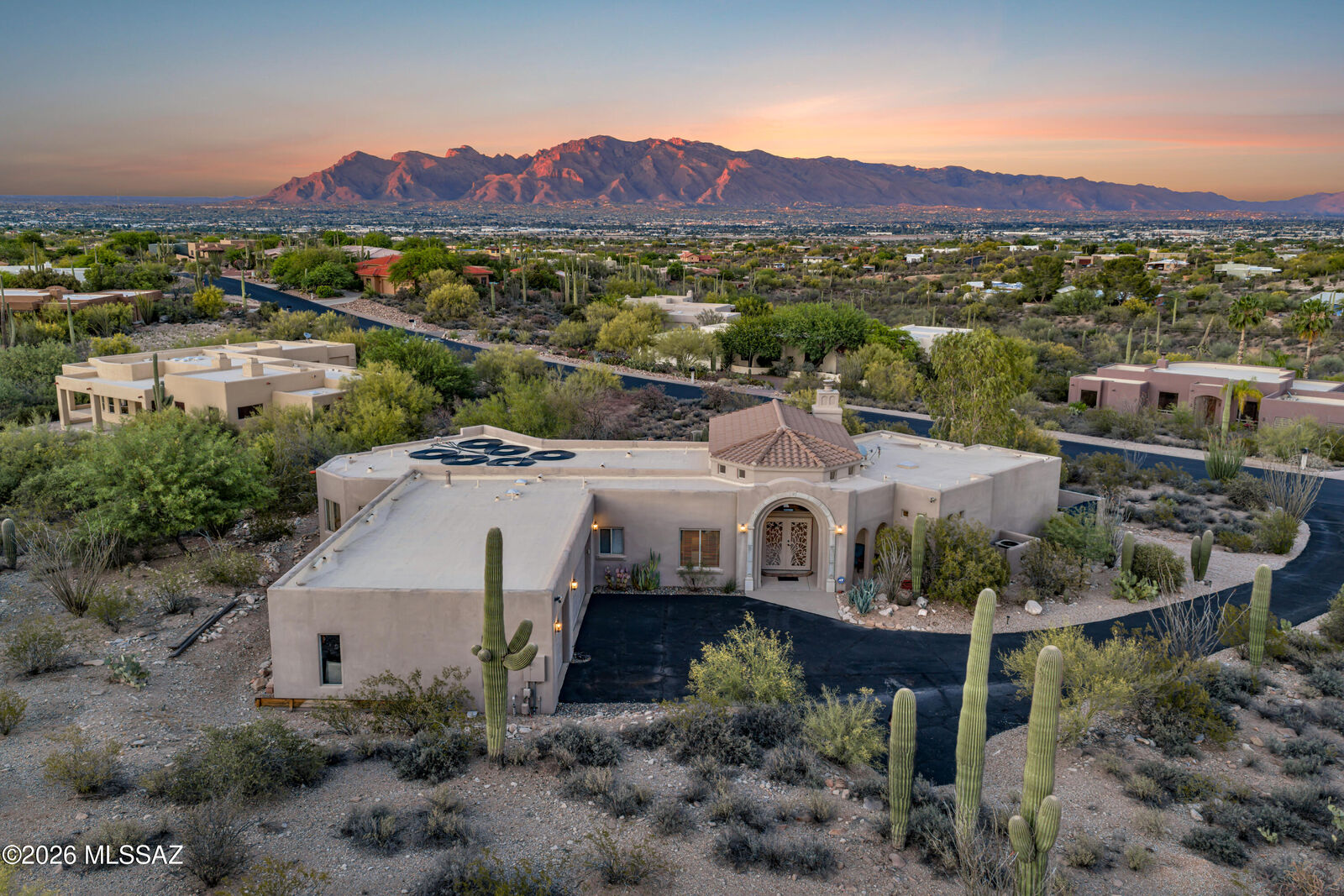 Property Photo: 1641 N Coral Bells Drive AZ 85745