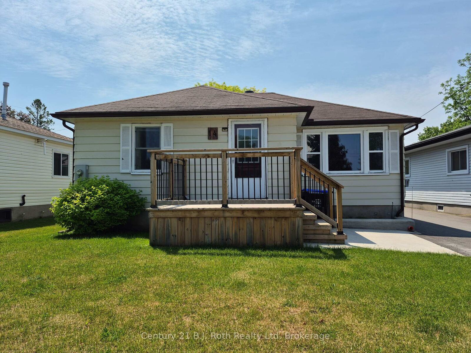 Property Photo: 14 Wolfe Street ON L9M 1B9