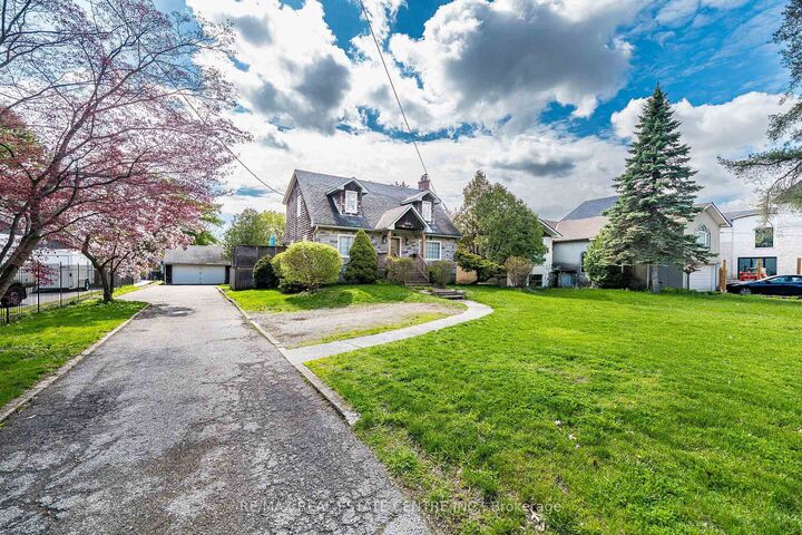 2212 Mississauga Road — photo 1