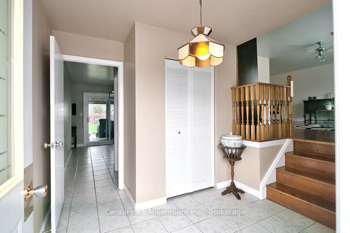 Property Photo:  555 Spruce Street  ON L9Y 3H9 