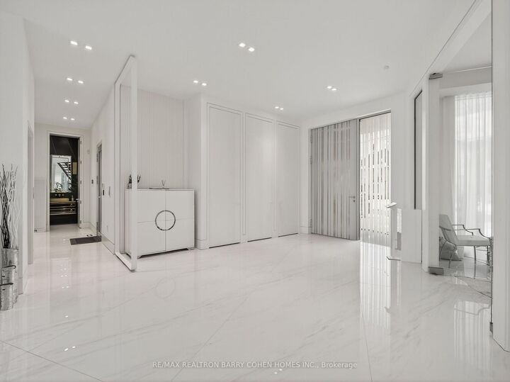 8 Cadmus Road — photo 1