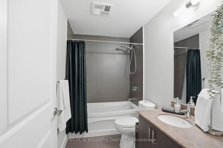 Property Photo: 7608 Yonge Street 528 ON L4J 0J5