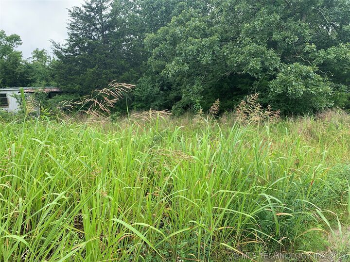 Property Photo:  210 E Nelson Road  OK 74462 