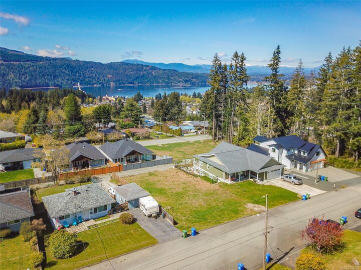 2282 14th Ave — photo 1