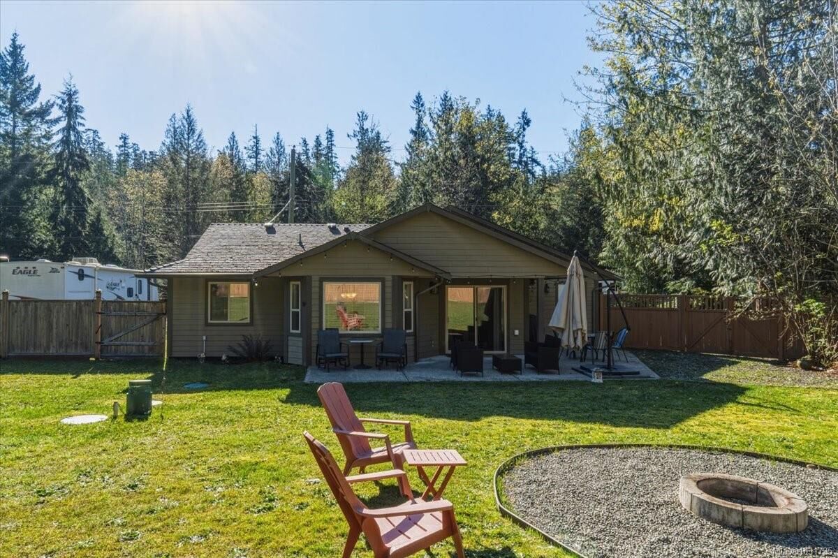 Property Photo: 1765 Cameron Cres BC V9K 2S3