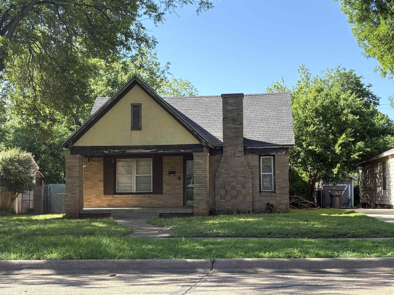 Property Photo:  1921 Victory Avenue  TX 76301 