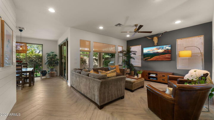 Property Photo:  4724 E Parkside Lane  AZ 85050 