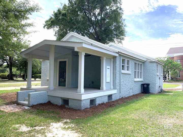 Property Photo:  309 S Section Street  AL 36532 