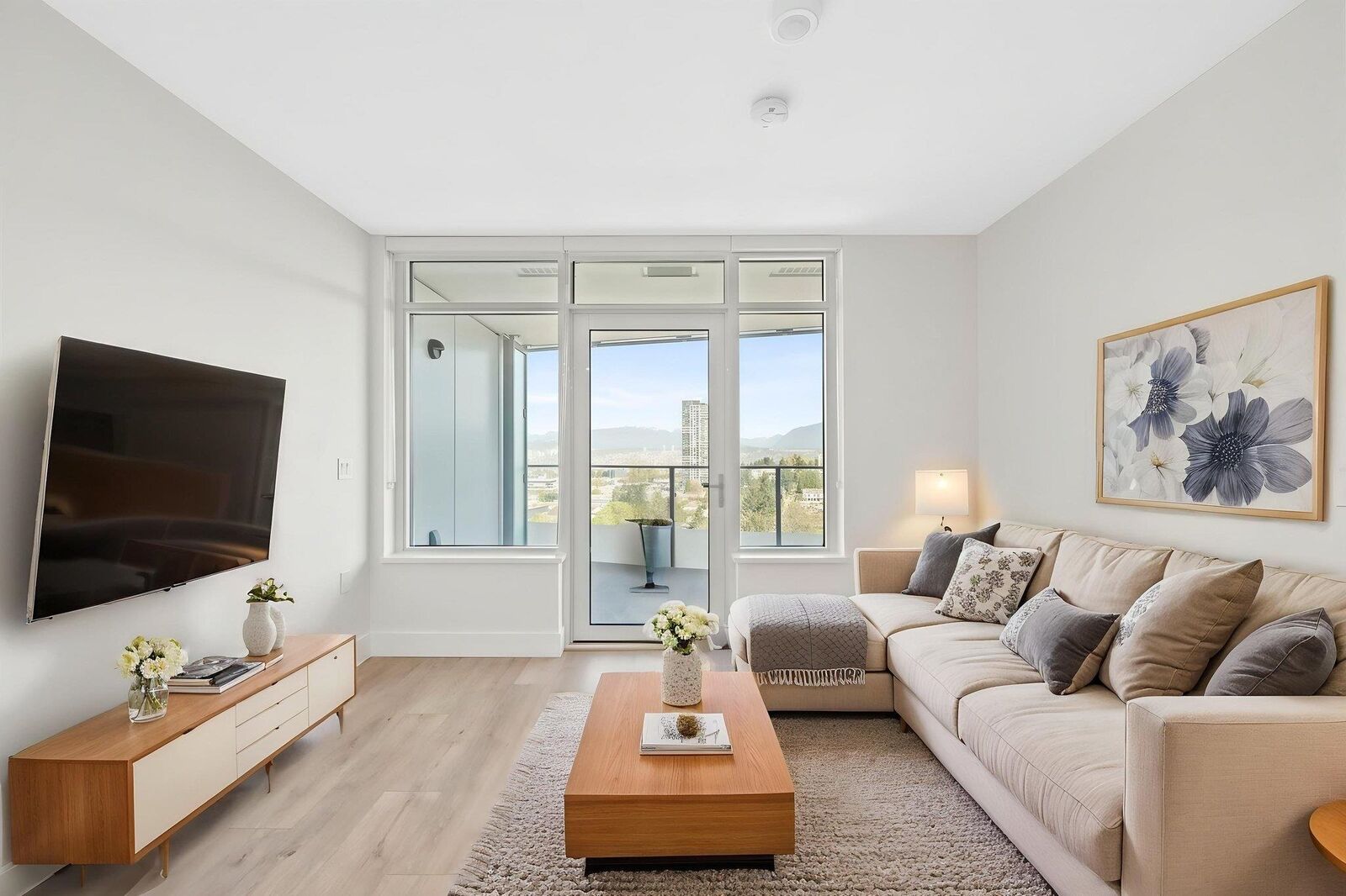 Property Photo: 10428 Whalley Boulevard 1607 BC V3T 0W2