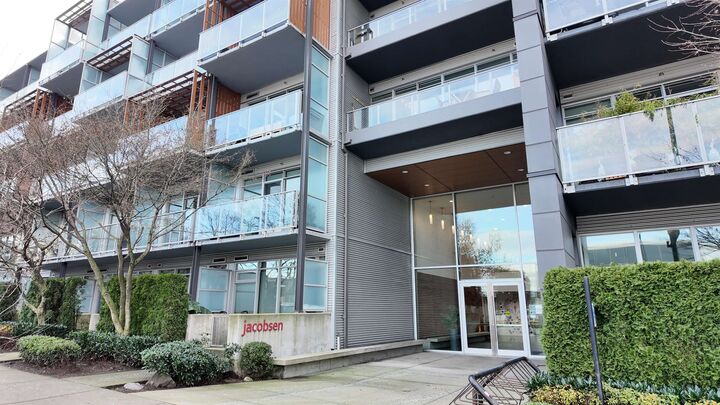 Property Photo: 256 E 2nd Avenue 206 BC V5T 0A7