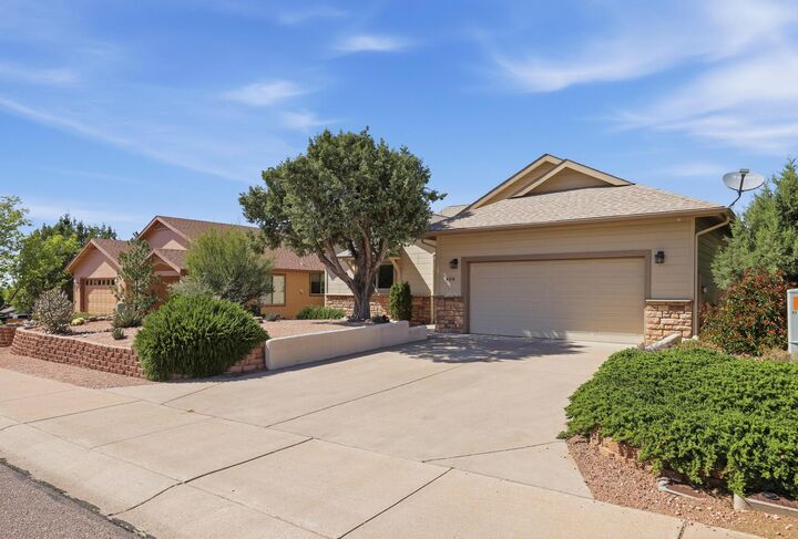 Property Photo:  408 E Phoenix Street  AZ 85541 