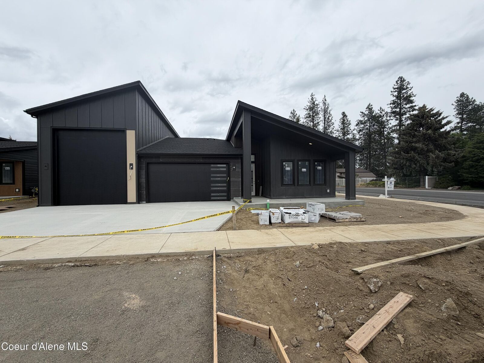 Property Photo:  11009 E 36th Dr  WA 99206 