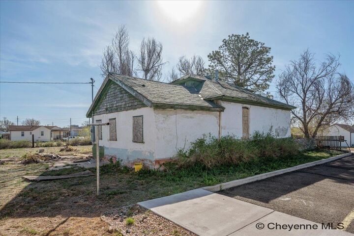 Property Photo:  1114 W 20th St  WY 82001 