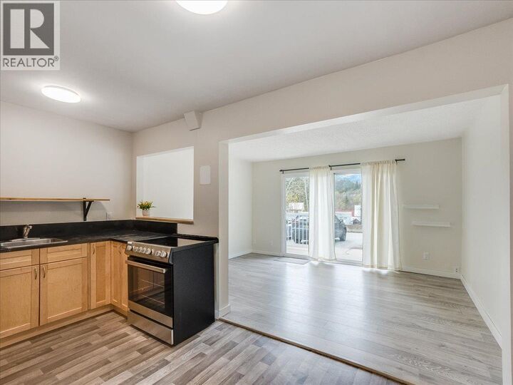 Property Photo: 880 Wordsworth Avenue 116 BC V1R 2E9