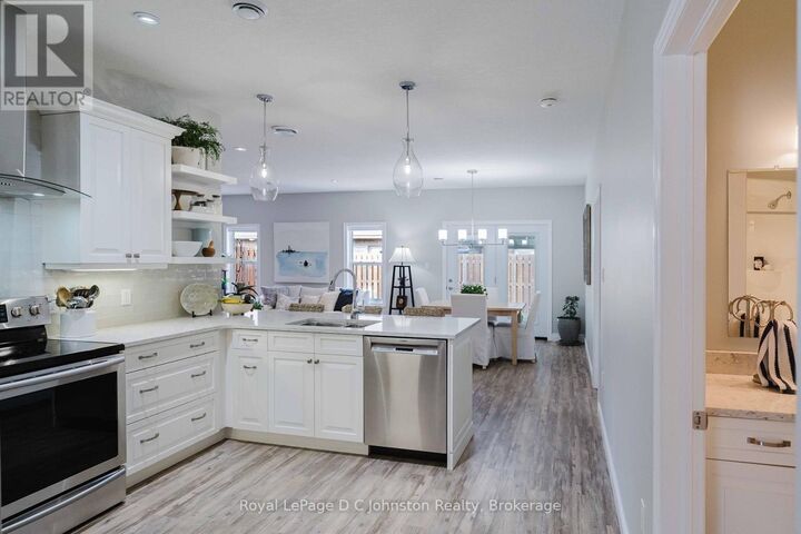 Property Photo: 221 Grenville Street South ON N0H 2L0