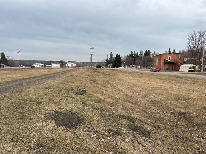 Photo de la propriété:  1 Front Street  MB R0K 1R0 