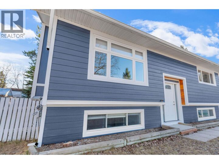 Photo de la propriété:  7837 Piedmont Crescent  BC V2K 3K8 