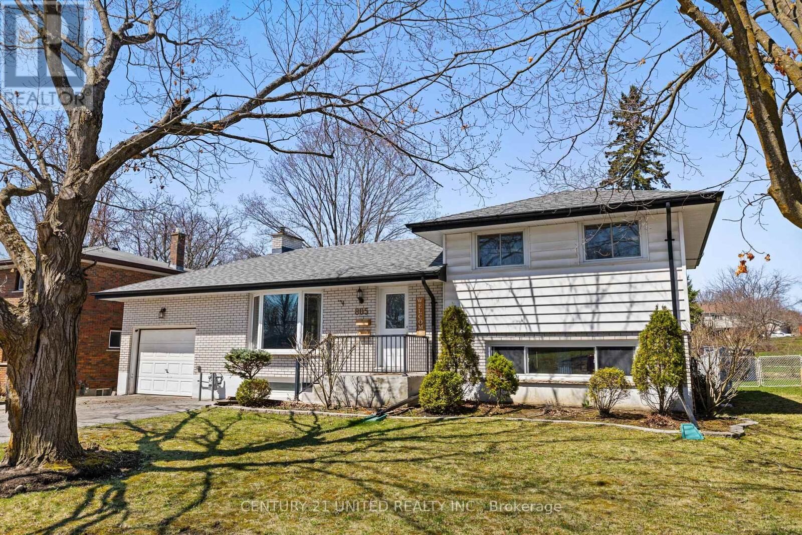 Property Photo:  805 Highland Court  ON K9H 5K1 