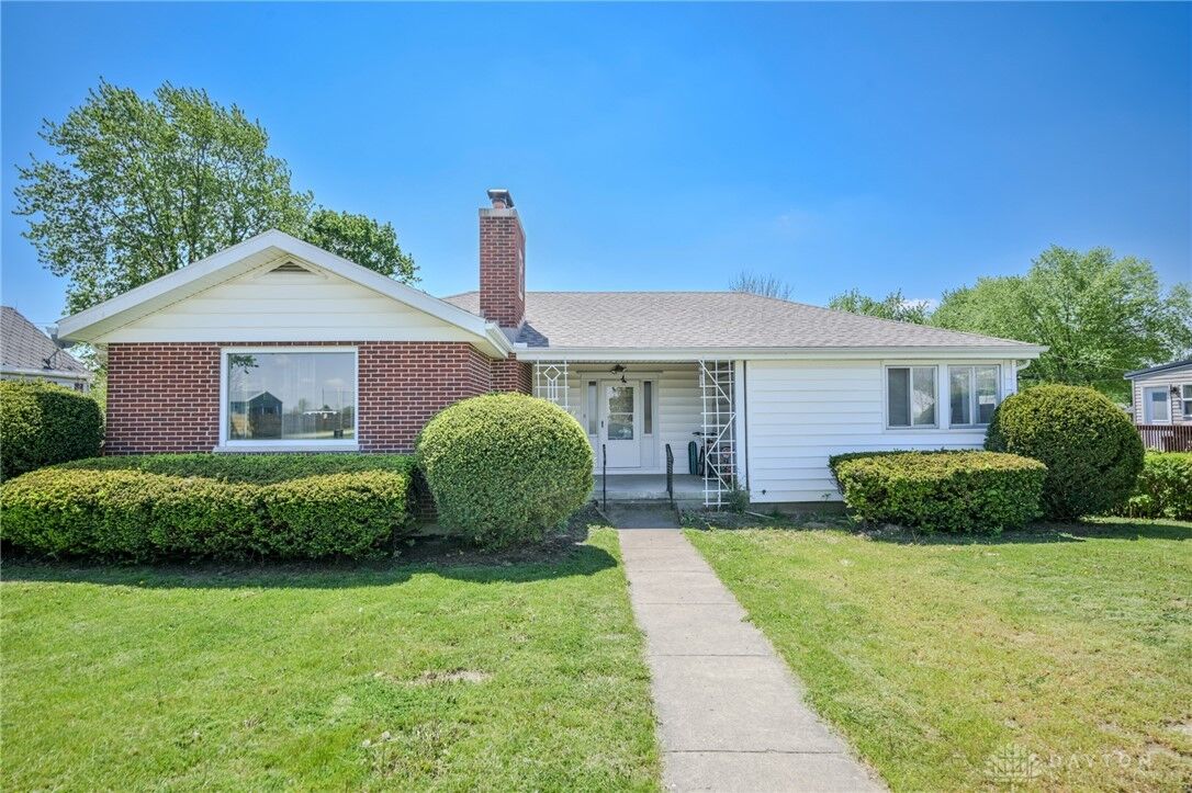 Property Photo: 421 E Main Street OH 43072
