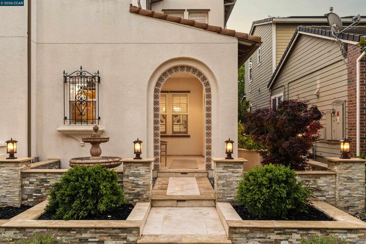 Property Photo:  5325 Pembroke Way  CA 94582 