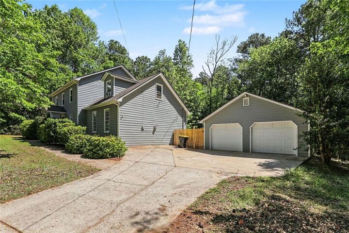 Property Photo:  215 Hampton Woods Drive  GA 30215 