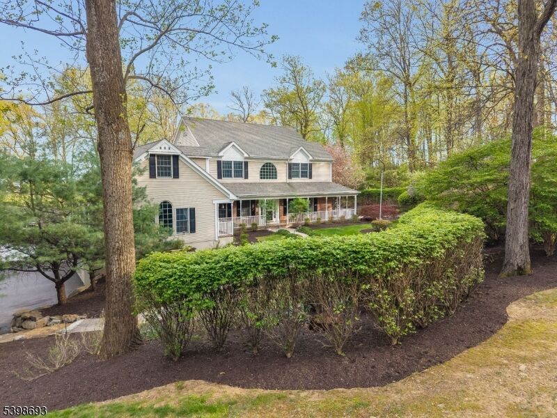 Property Photo:  15 White Oak Dr  NJ 08802 