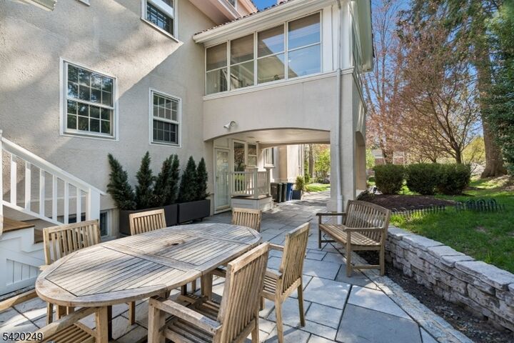 Property Photo:  9 Quentin Ct  NJ 07040 