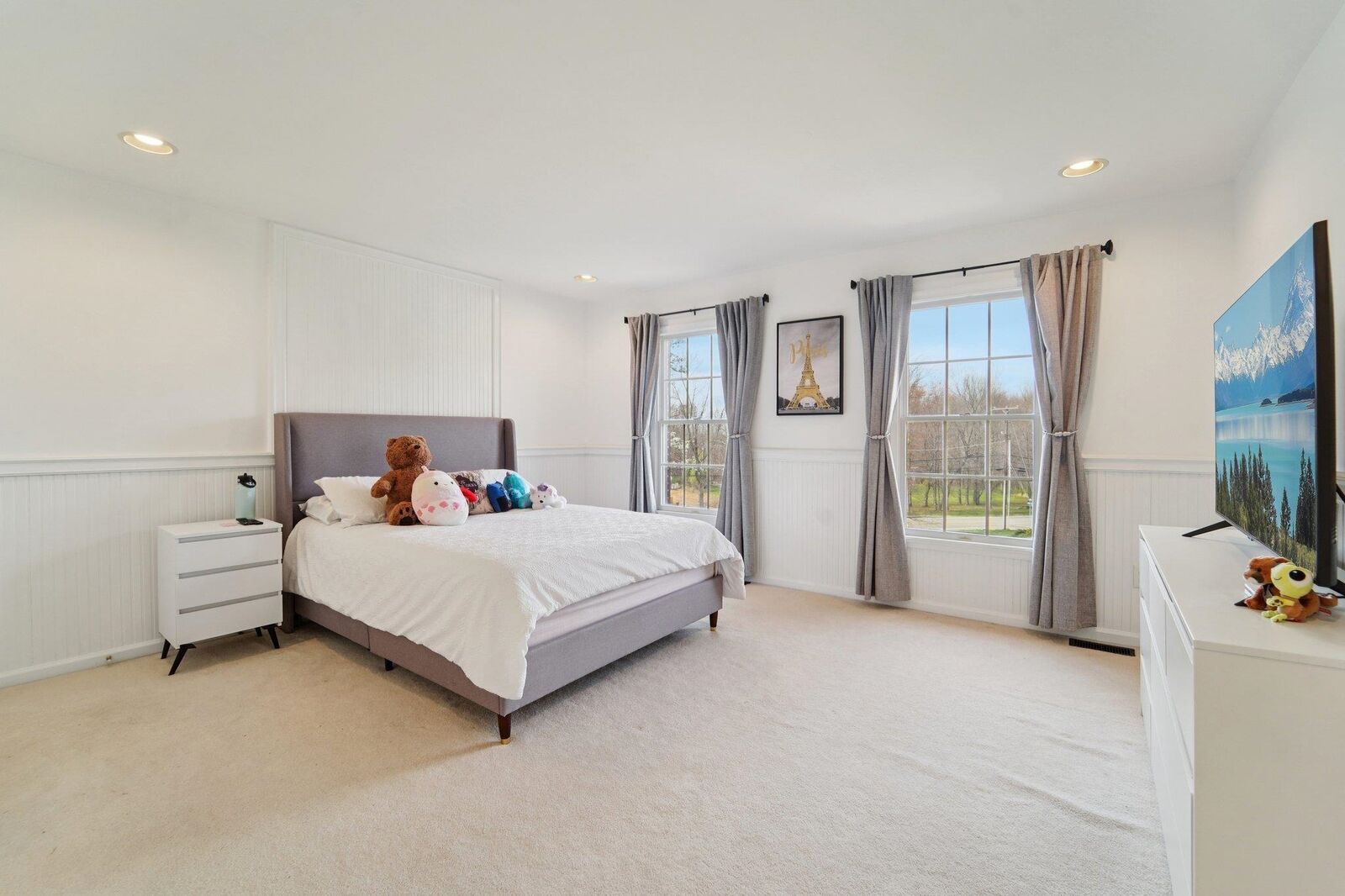 Property Photo:  2 Harvest Lane  NJ 07853 