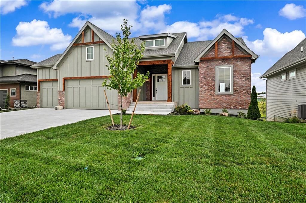 Property Photo:  17312 Earnshaw Street  KS 66221 