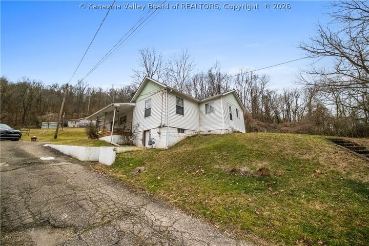 Property Photo:  224 Easter Road  WV 25143 