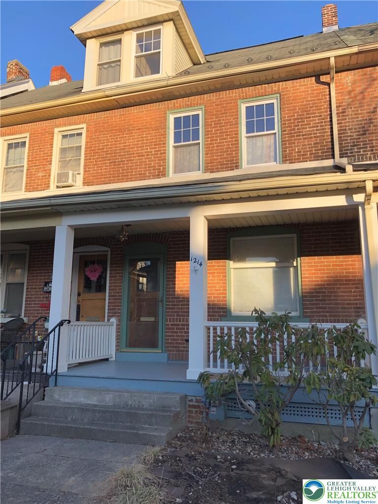 Property Photo:  1214 Maple Street  PA 18018 