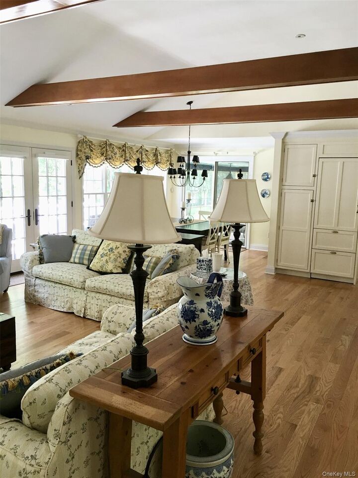 Property Photo:  9 Cedar Hill Lane  NY 10576 