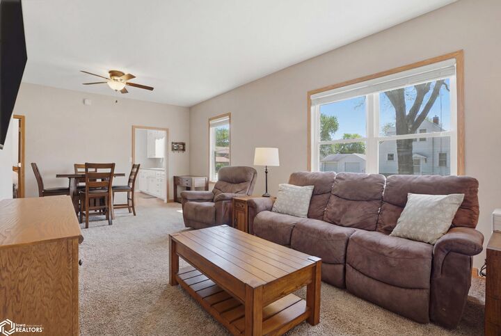 Property Photo:  220 Spring Street  IA 52655 