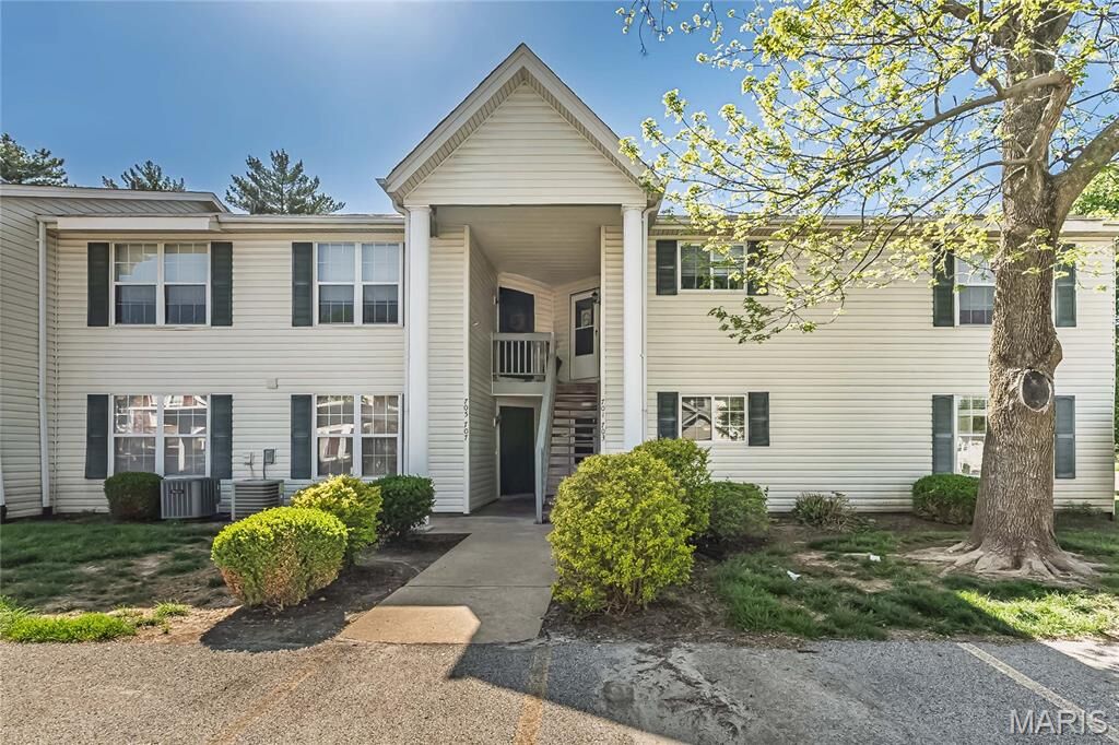 Property Photo:  703 Sugar Glen Drive 4  MO 63376 