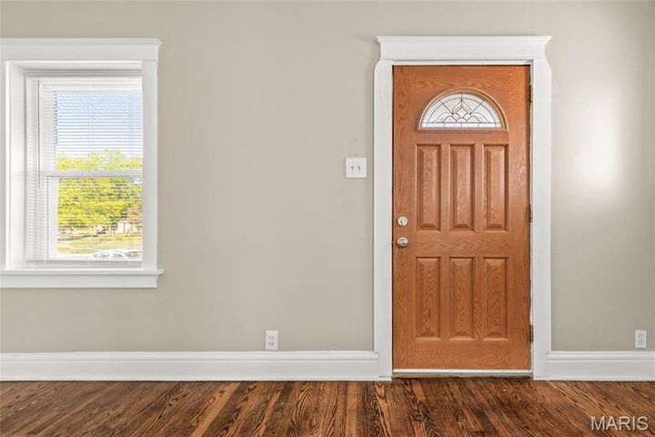 Property Photo:  12 Sunset Court  MO 63121 