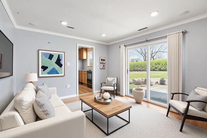 Property Photo:  327 Kenwood Drive  IL 60073 