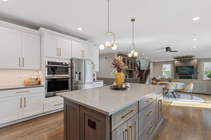 Property Photo:  