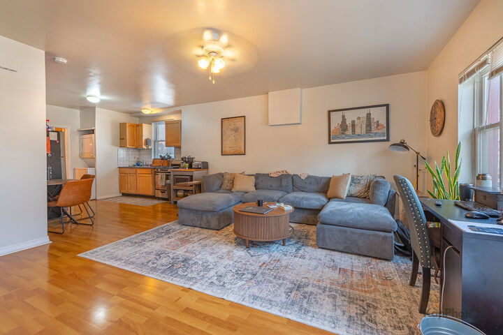 Property Photo:  958 N Honore Street  IL 60622 