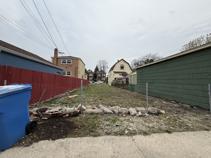 Property Photo:  7116 S Artesian Avenue  IL 60629 