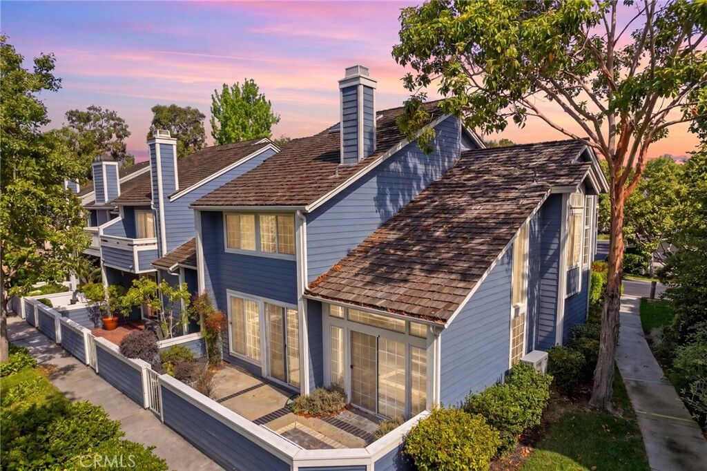 Property Photo:  520 Lexington Court 103  CA 90803 