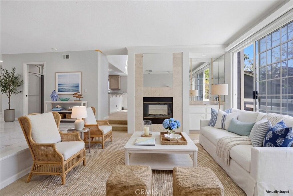 Property Photo:  520 Lexington Court 103  CA 90803 