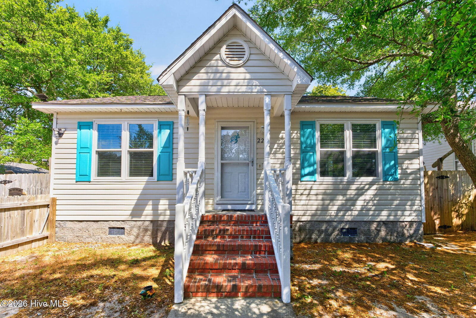 Property Photo:  220 NE 33rd Street  NC 28465 