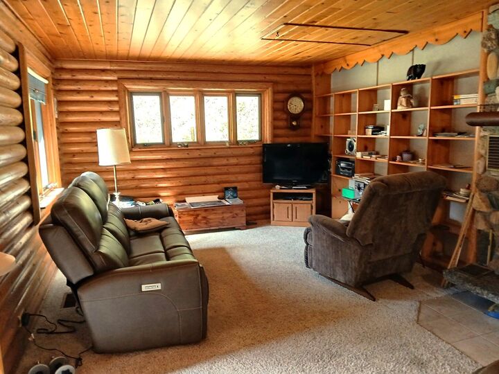 Property Photo:  927 Aladdin Rd  WA 99114 