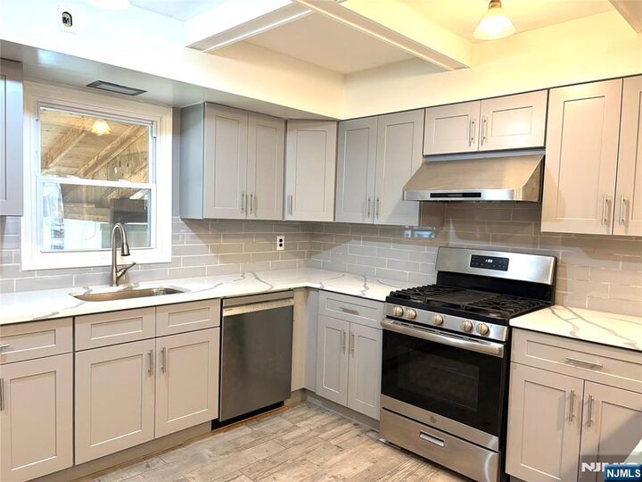 Property Photo:  527 Anthony Court 1  NJ 07071 