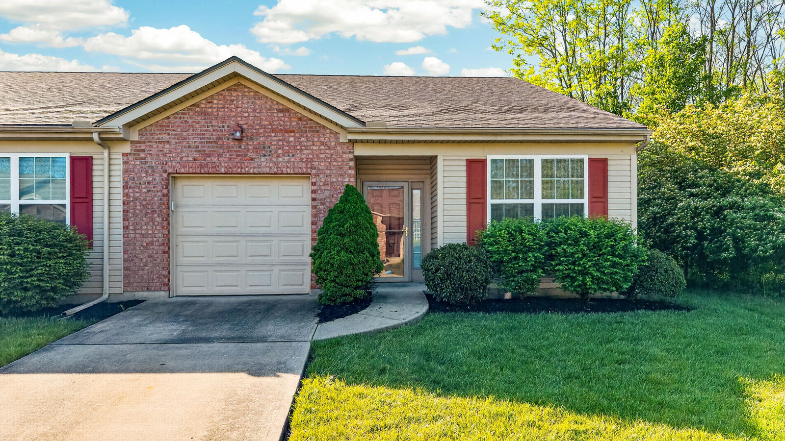 Property Photo:  915 Shiredale Drive  KY 41042 